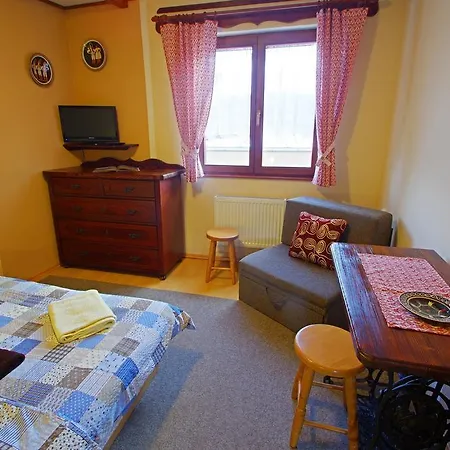 Yellow Paradise House Apartment Hrabušice