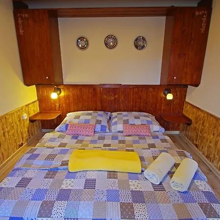 Apartman Yellow Paradise House *