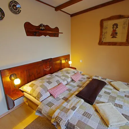 Yellow Paradise House Apartment