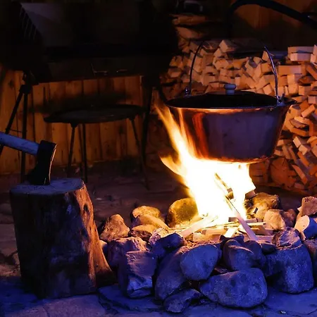 Yellow Paradise House Apartman *