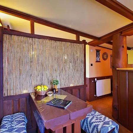 Apartman Yellow Paradise House Káposztafalva