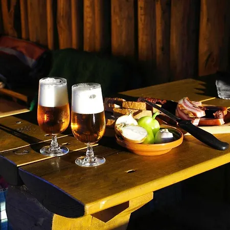 Apartman Yellow Paradise House