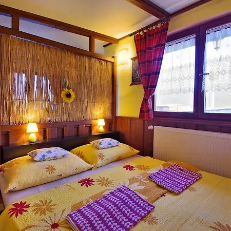 Yellow Paradise House Apartment *