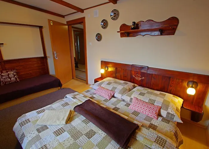 Yellow Paradise House アパート *