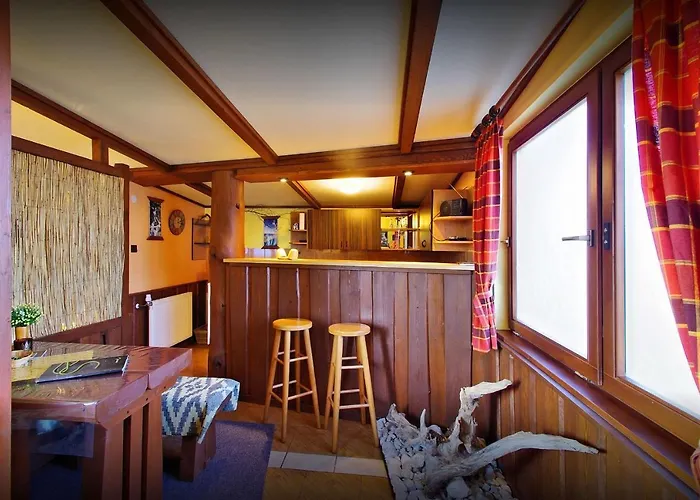 Yellow Paradise House アパート Hrabušice