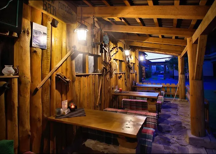 Yellow Paradise House アパート